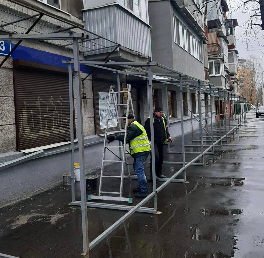 Понад 100 метрів захищених пішохідних переходів встановили на вулицях Харкова.